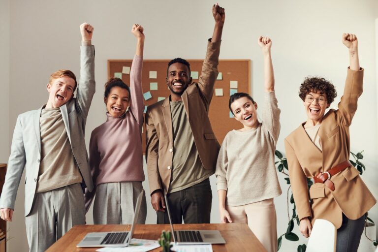 Contributo a fondo perduto e finanziamento a tasso agevolato per la costituzione di nuove imprese da parte di giovani imprenditori Contributo a fondo perduto e finanziamento a tasso agevolato per la costituzione di nuove imprese da parte di giovani imprenditori