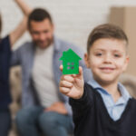 holding immobiliari, pianificazione successoria, riduzione delle imposte, strategie fiscali, leggi sulle successioni, vantaggi legali, gestione del patrimonio, trasmissione del valore, risparmio fiscale, normativa fiscale, tassazione, benefici delle holding immobiliari
