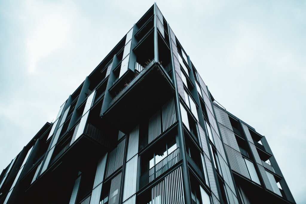 Holding immobiliare,Investimenti immobiliari,Finanziamenti immobiliari,Struttura aziendale